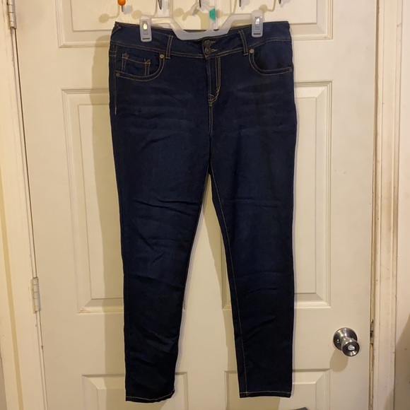 ***3/$45***Wallflower Super Stretchy Skinny Jeans Size 17 - Picture 4 of 6